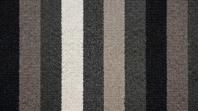 ストライプ柄（グレースケール）