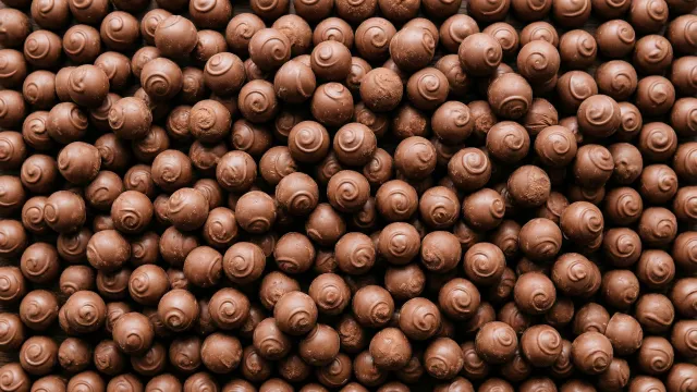 ボンボンショコラ トップダウン（ミルクチョコ・渦巻き）